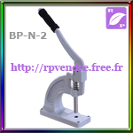 Presse à oeillets